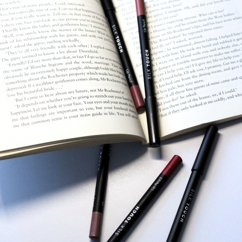 Олівець для губ Okis Brow - Silk Touch - 04 Iconic Red