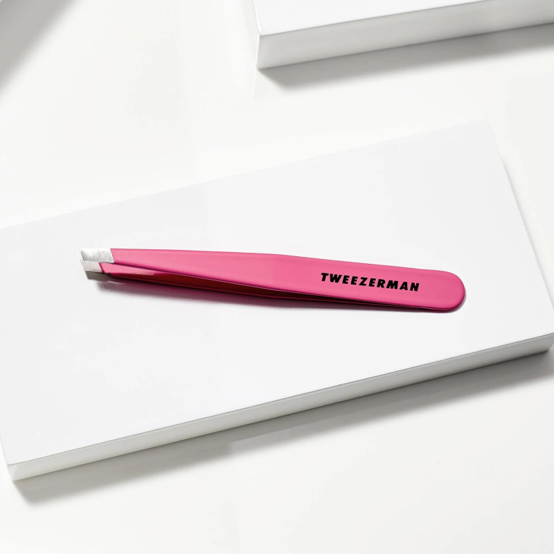 Pęseta do brwi Tweezerman Standard - Pretty In Pink - Różowa