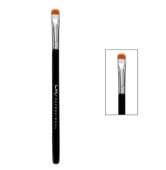 Flat brush for Lik paste or concealer