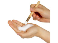 Eyelash cleansing