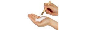 Eyelash cleansing