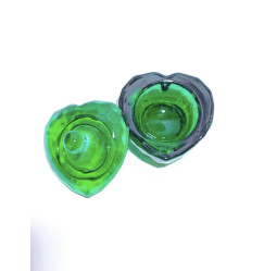 Glass cup with a lid / green heart